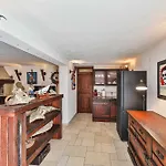 Villa Tomislav *